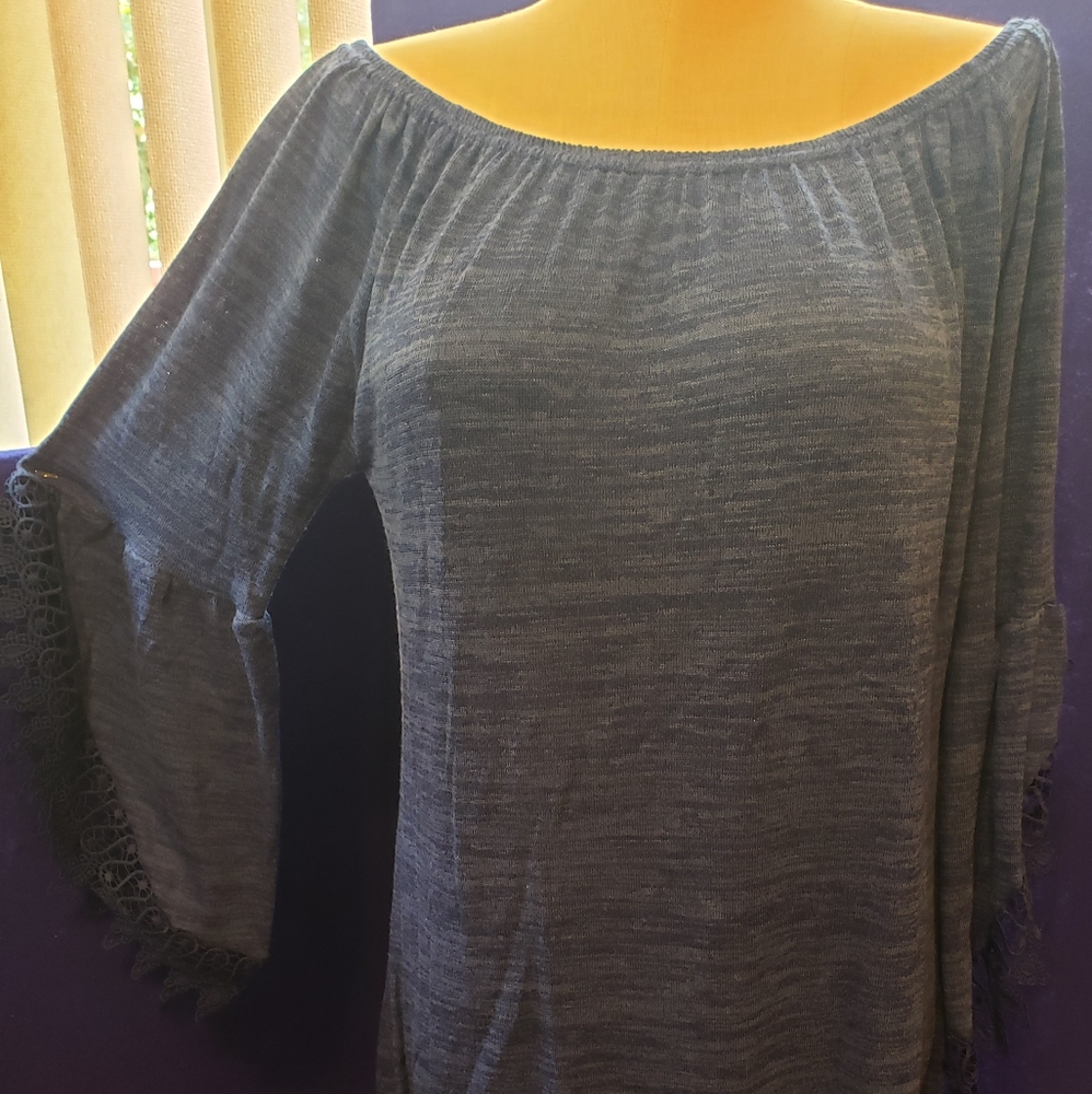 Win Win L/XL Open sleeve lace dress